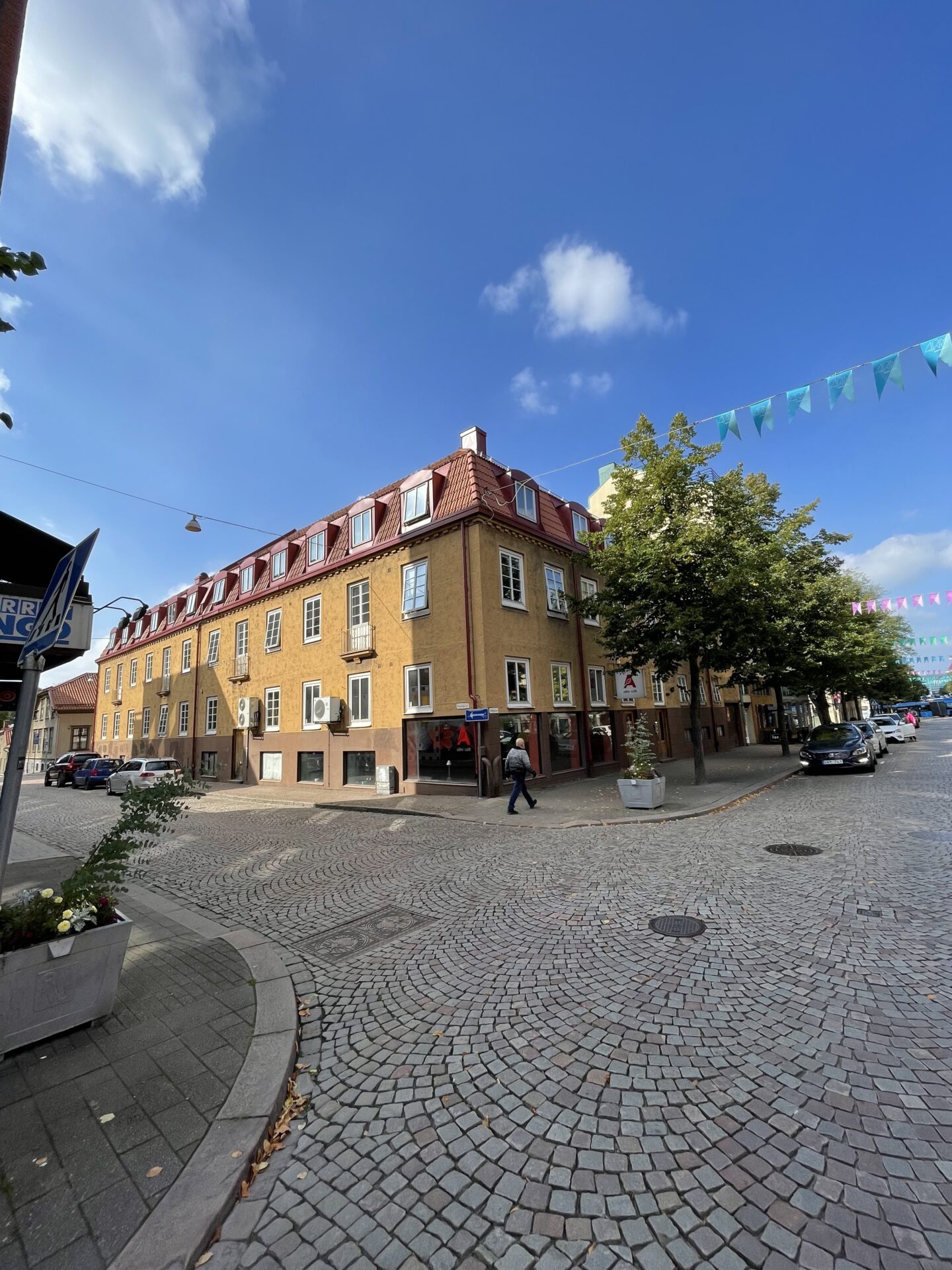 Centralt belägen lokal i markplan – Allégatan 62 Borås